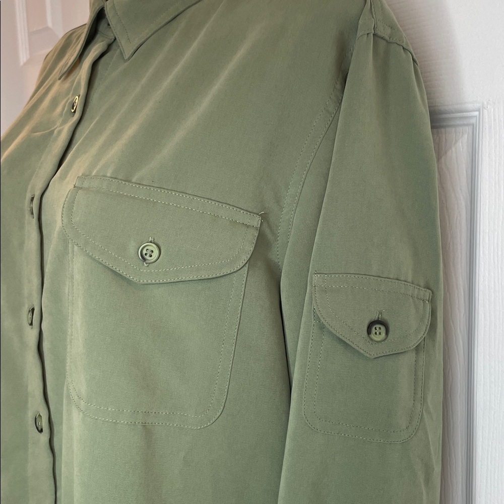 JOANNA ROLL TAB LONG SLEEVES BUTTON DOWN BLOUSE TOP OLIVE GREEN SIZE L - Picture 4 of 12